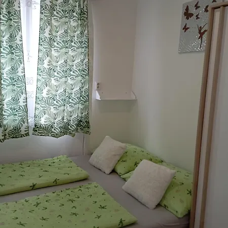 Prazdninovy Dom * Štúrovo